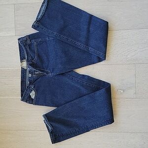 Lucky brand jeans size 6/28. Worn twice. Pretty detailed stitching on the back